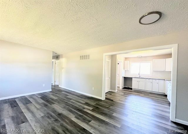 316 Lytle Place, Garden City, MI 48135