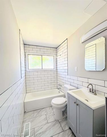 316 Lytle Place, Garden City, MI 48135