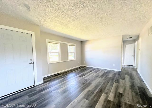 316 Lytle Place, Garden City, MI 48135