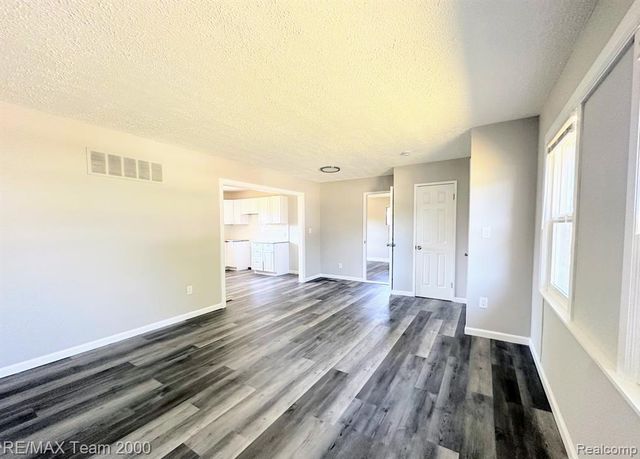 316 Lytle Place, Garden City, MI 48135