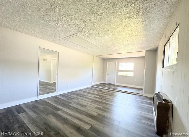 316 Lytle Place, Garden City, MI 48135