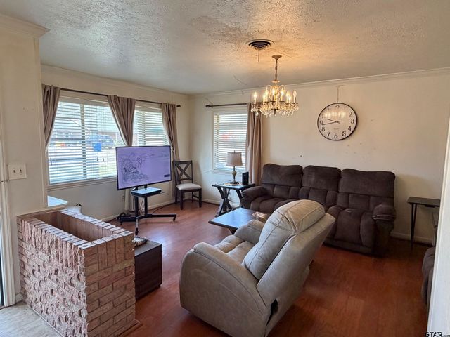 110 Charles Street, Crockett, TX 75835