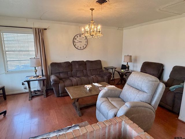 110 Charles Street, Crockett, TX 75835