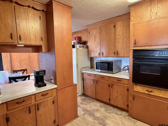 110 Charles Street, Crockett, TX 75835