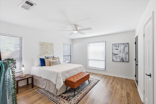 1235 Barlow Avenue, Dallas, TX 75224