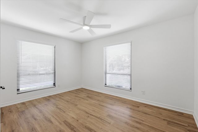 1235 Barlow Avenue, Dallas, TX 75224