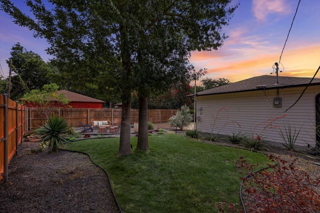 1235 Barlow Avenue, Dallas, TX 75224