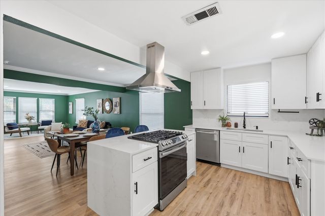1235 Barlow Avenue, Dallas, TX 75224
