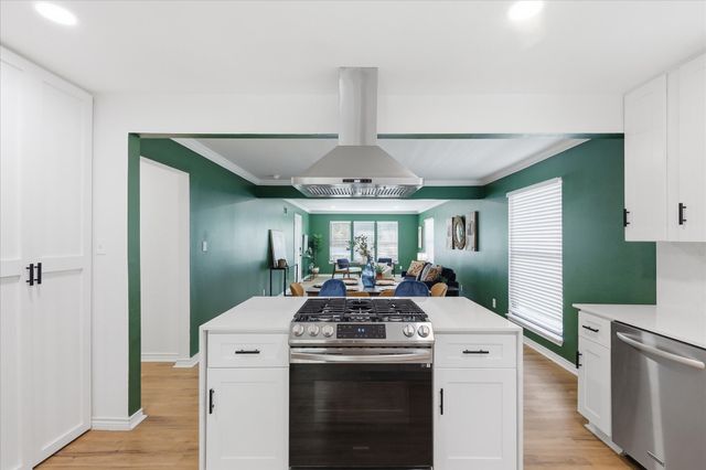 1235 Barlow Avenue, Dallas, TX 75224