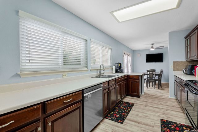 8010 Brisbane, Converse, TX 78109