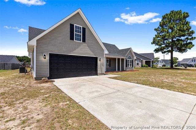 413 Turret Court, Hope Mills, NC 28348
