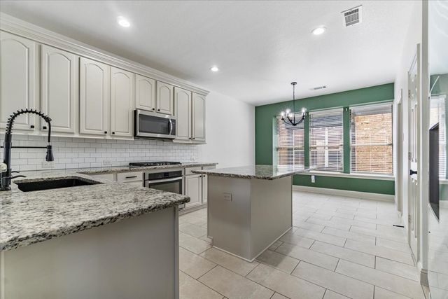 2468 Lakeland Drive, Grand Prairie, TX 75054