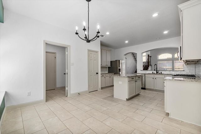 2468 Lakeland Drive, Grand Prairie, TX 75054