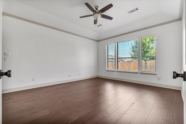 2468 Lakeland Drive, Grand Prairie, TX 75054