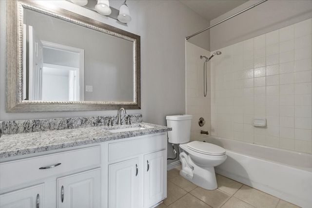 2468 Lakeland Drive, Grand Prairie, TX 75054
