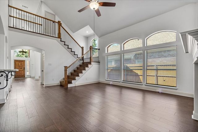 2468 Lakeland Drive, Grand Prairie, TX 75054