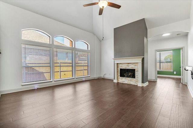 2468 Lakeland Drive, Grand Prairie, TX 75054