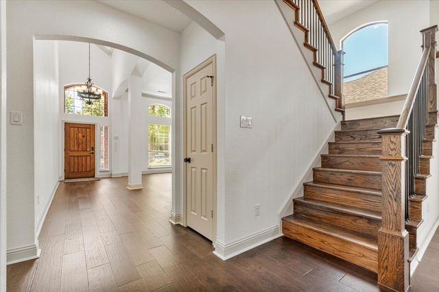 2468 Lakeland Drive, Grand Prairie, TX 75054