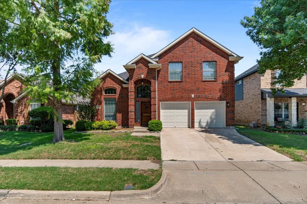 2468 Lakeland Drive, Grand Prairie, TX 75054