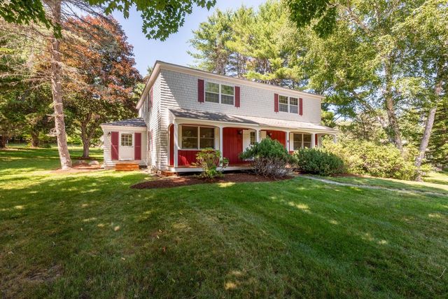 8 Mirror Lake Drive, Tuftonboro, NH 03853