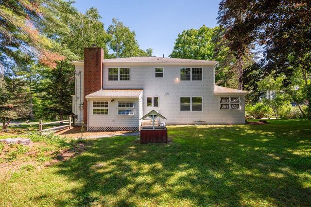 8 Mirror Lake Drive, Tuftonboro, NH 03853