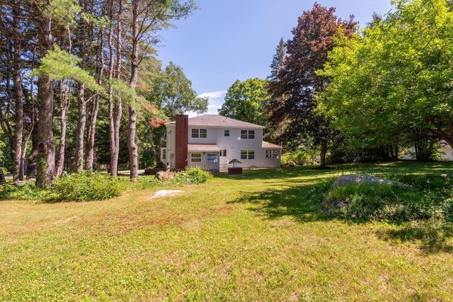 8 Mirror Lake Drive, Tuftonboro, NH 03853