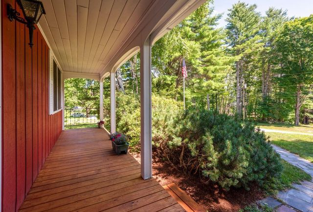 8 Mirror Lake Drive, Tuftonboro, NH 03853