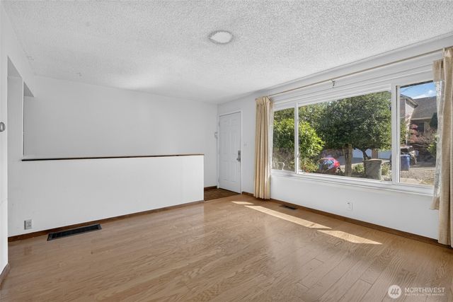 2854 S Juneau Street, Seattle, WA 98108