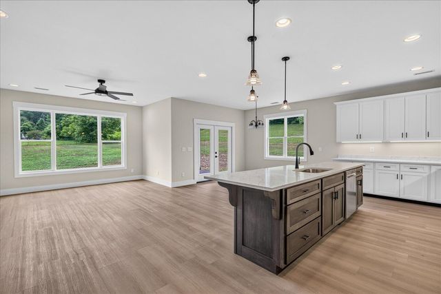 8880 Griffith Highway, Whitwell, TN 37397