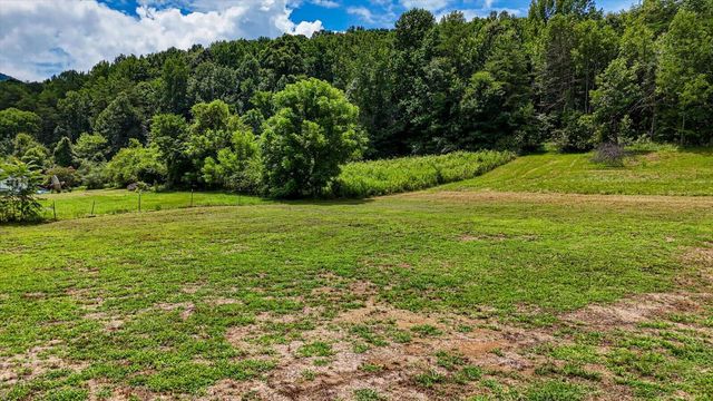 8880 Griffith Highway, Whitwell, TN 37397