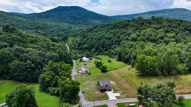 8880 Griffith Highway, Whitwell, TN 37397