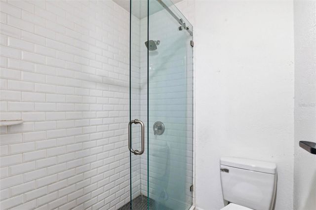 2521 W CREST AVENUE, Tampa, FL 33614