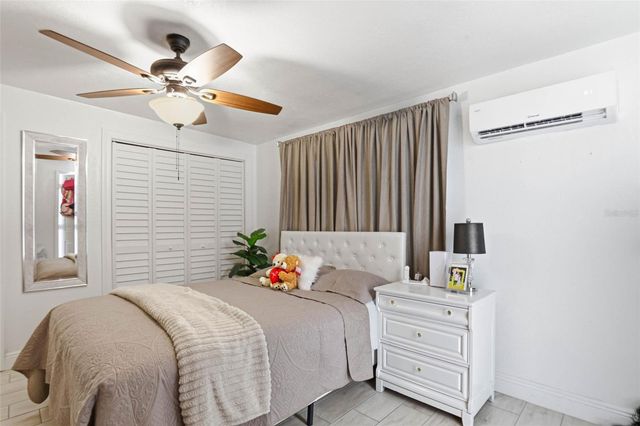 2521 W CREST AVENUE, Tampa, FL 33614