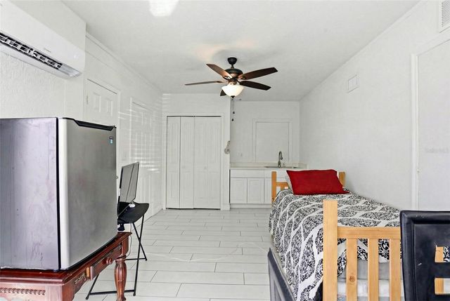 2521 W CREST AVENUE, Tampa, FL 33614