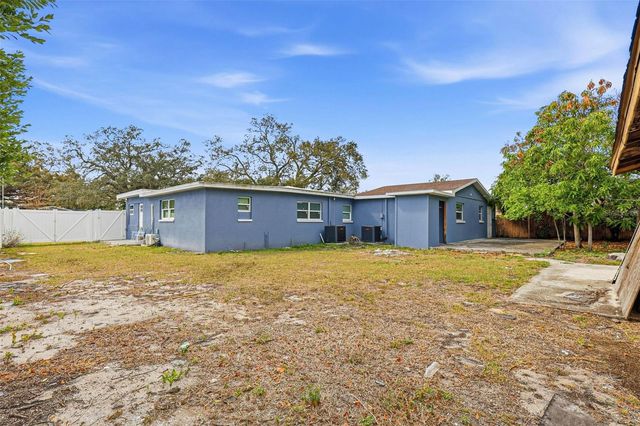 2521 W CREST AVENUE, Tampa, FL 33614