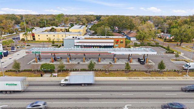 2521 W CREST AVENUE, Tampa, FL 33614