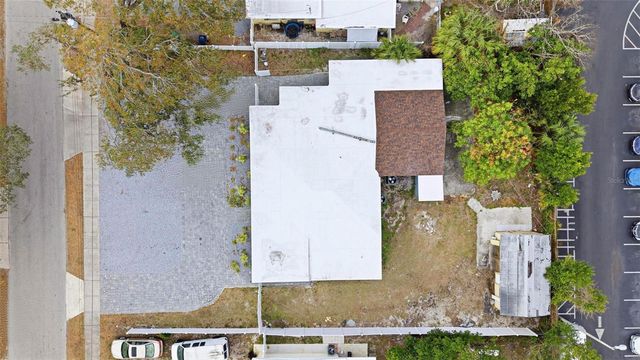 2521 W CREST AVENUE, Tampa, FL 33614