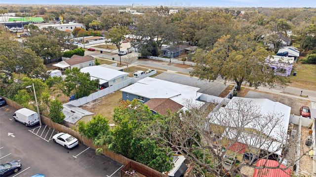 2521 W CREST AVENUE, Tampa, FL 33614