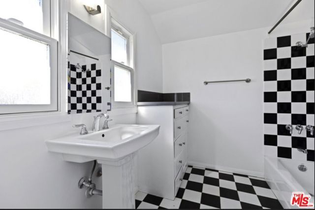 3444 Vinton Avenue, Los Angeles, CA 90034