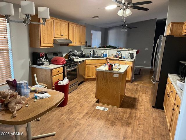 35808 N 7TH Street, Phoenix, AZ 85086