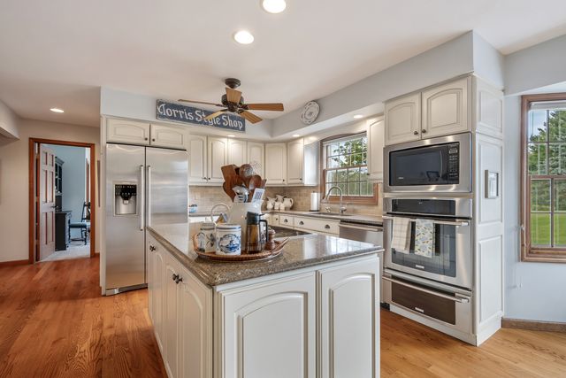 6214 N Wyndwood Drive, Crystal Lake, IL 60014