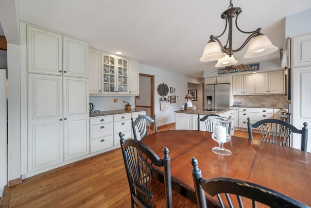 6214 N Wyndwood Drive, Crystal Lake, IL 60014