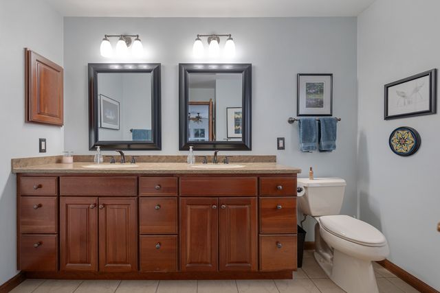6214 N Wyndwood Drive, Crystal Lake, IL 60014