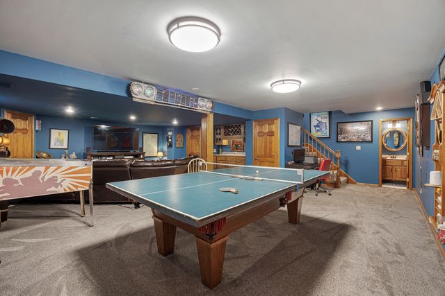 6214 N Wyndwood Drive, Crystal Lake, IL 60014