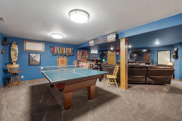 6214 N Wyndwood Drive, Crystal Lake, IL 60014