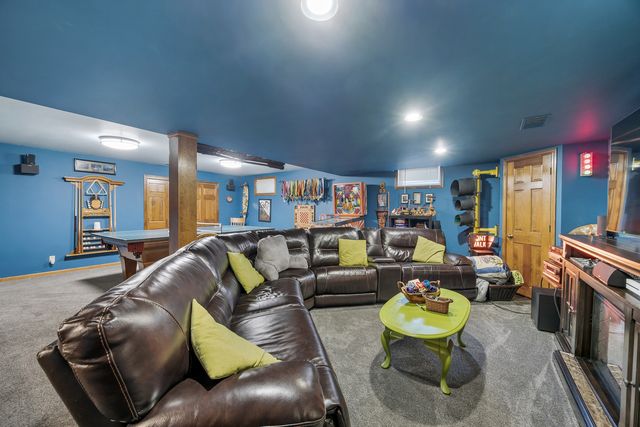 6214 N Wyndwood Drive, Crystal Lake, IL 60014