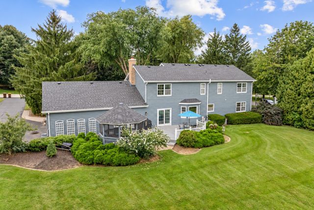 6214 N Wyndwood Drive, Crystal Lake, IL 60014