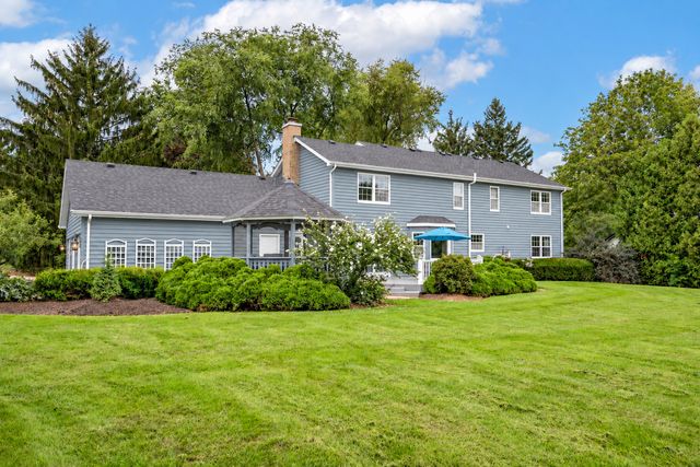 6214 N Wyndwood Drive, Crystal Lake, IL 60014