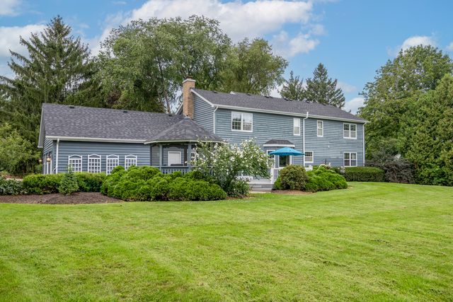 6214 N Wyndwood Drive, Crystal Lake, IL 60014