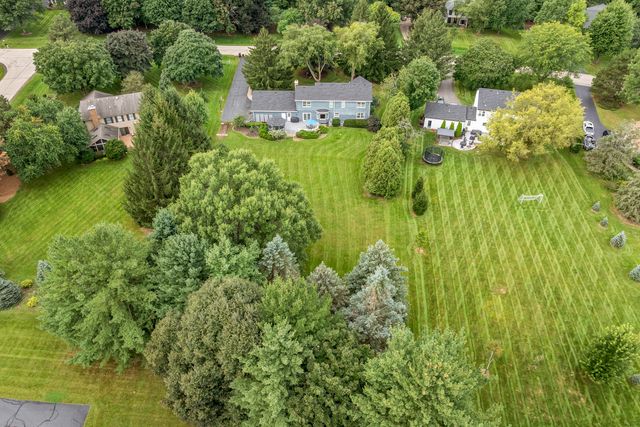 6214 N Wyndwood Drive, Crystal Lake, IL 60014